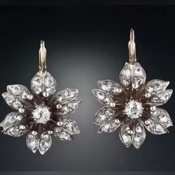 Elegant Silver Floral Gemstone Earrings - Picture 1 of 2